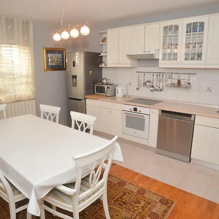 Apartman Rada Apartament *