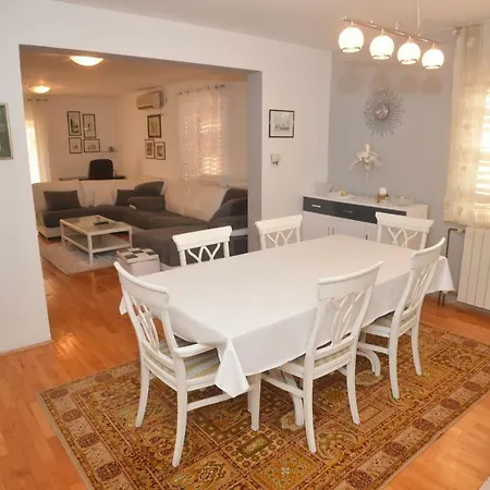 Apartament Apartman Rada