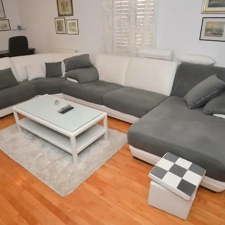 Apartament Apartman Rada *